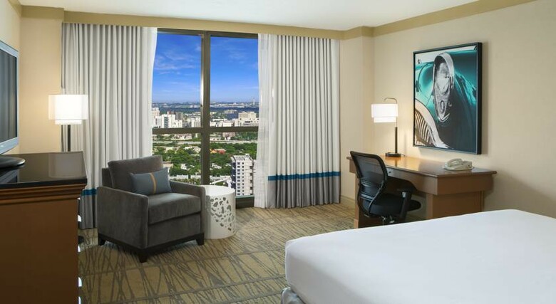 Hotel Doubletree By Hilton Miami Airport & Convention Center