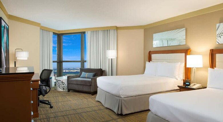Hotel Doubletree By Hilton Miami Airport & Convention Center