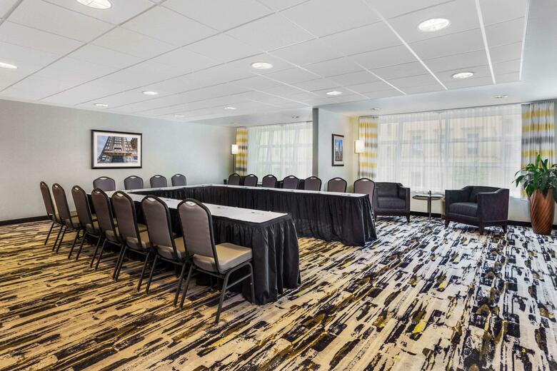 Hotel Doubletree Club Buffalo Downtown