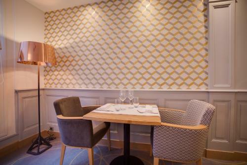 Logis Brithotel Les Voyageurs