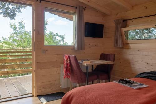 Hotel Les Cabanes Dans Les Bois