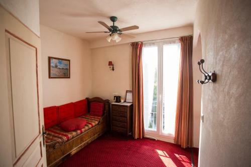 Hotel Logis H�tel Du Terreau