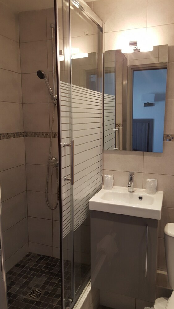 Hotel Les Palmiers En Camargue