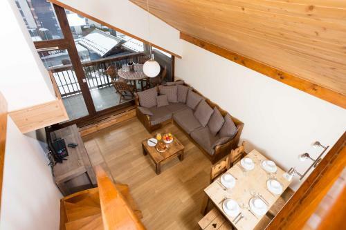 Les Pecles Apartment