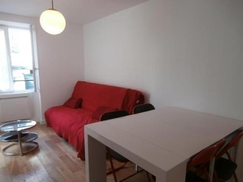 Rental Apartment Passage Bon Air