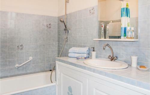 Holiday Home Le Clos Du Puit