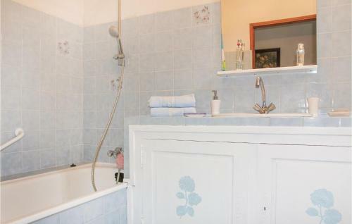 Holiday Home Le Clos Du Puit