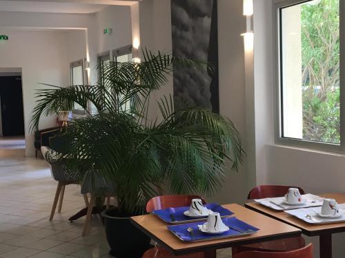 Hotel H�tel Les Rives Bleues