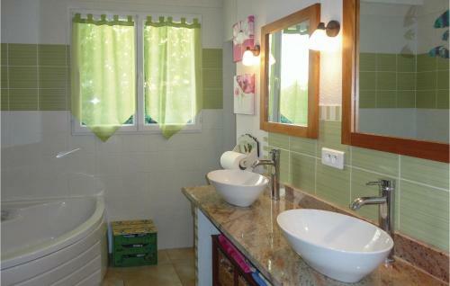 Holiday Home Vileneuve Les Beziers Rue De Parc