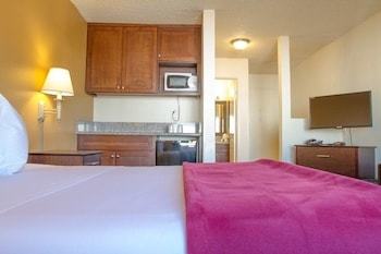 Hotel California Suites