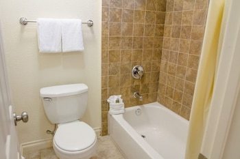 Hotel California Suites
