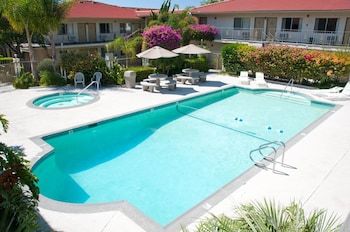 Hotel California Suites