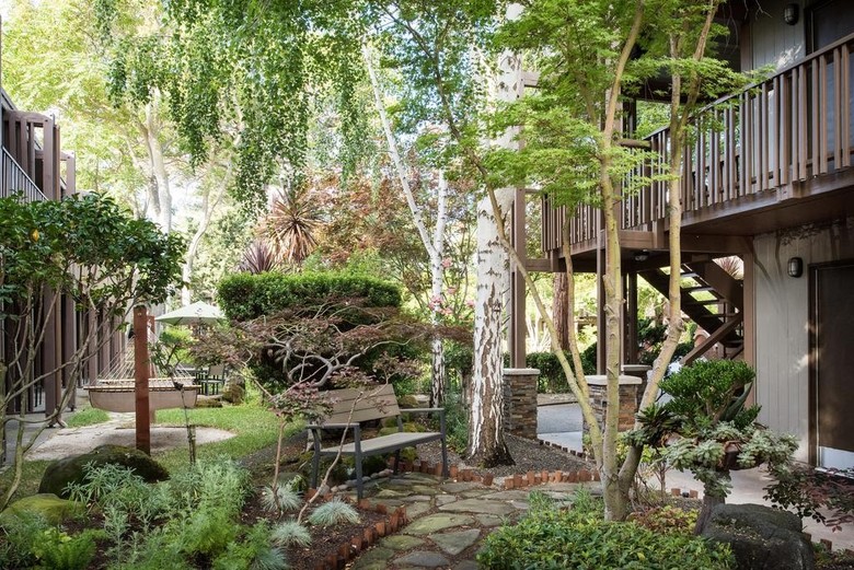 Hotel Creekside Inn