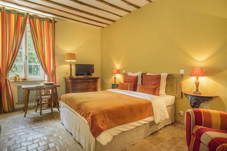 Hostal Maison Le Village