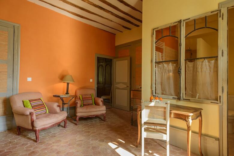 Hostal Maison Le Village