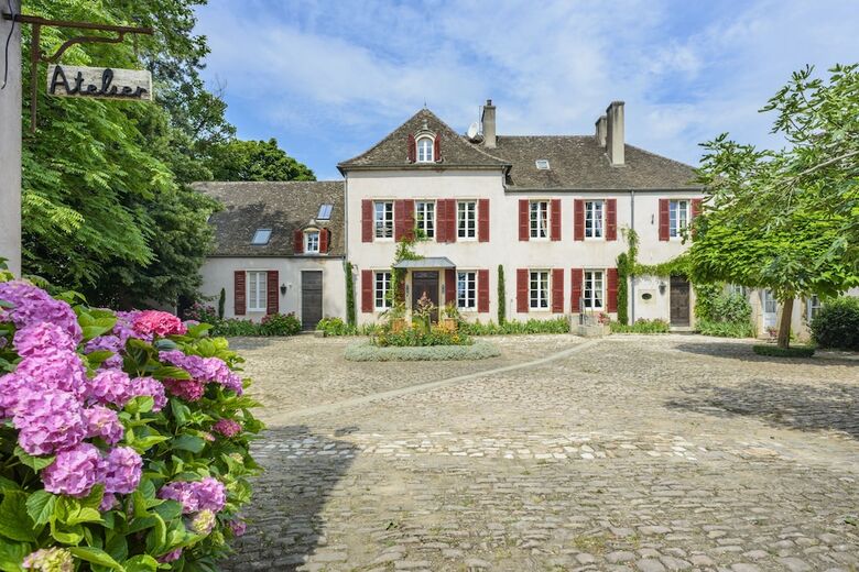 Hostal Maison Le Village