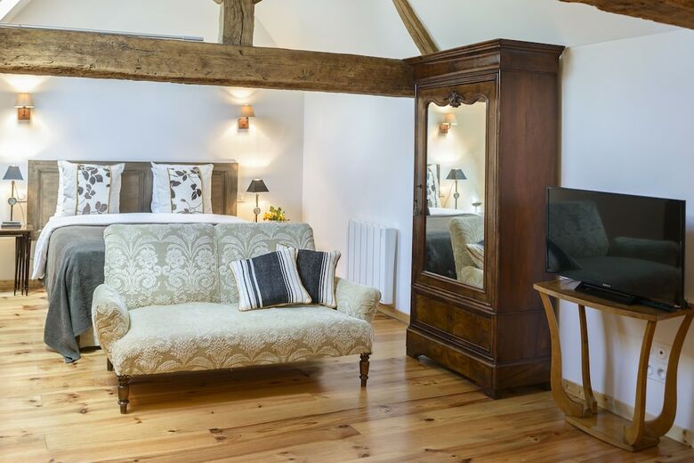 Hostal Maison Le Village