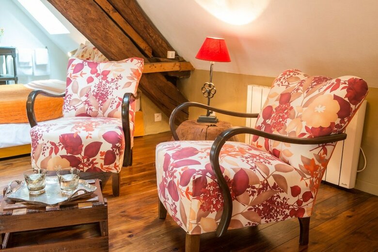 Hostal Maison Le Village