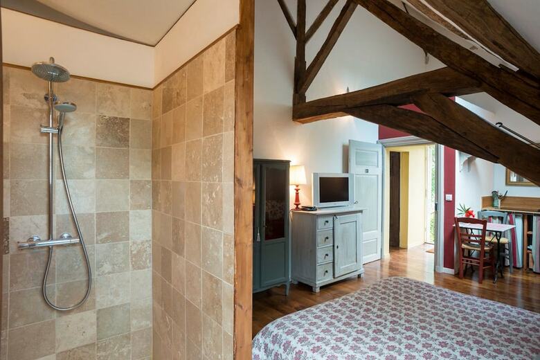 Hostal Maison Le Village