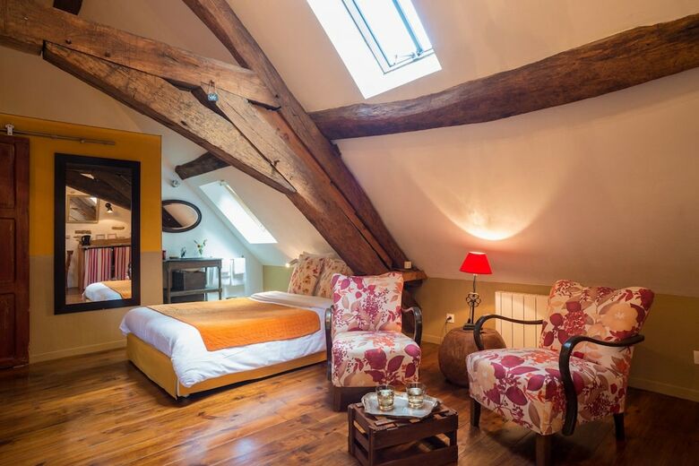 Hostal Maison Le Village