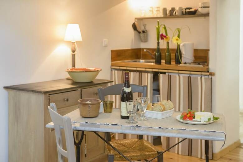 Hostal Maison Le Village