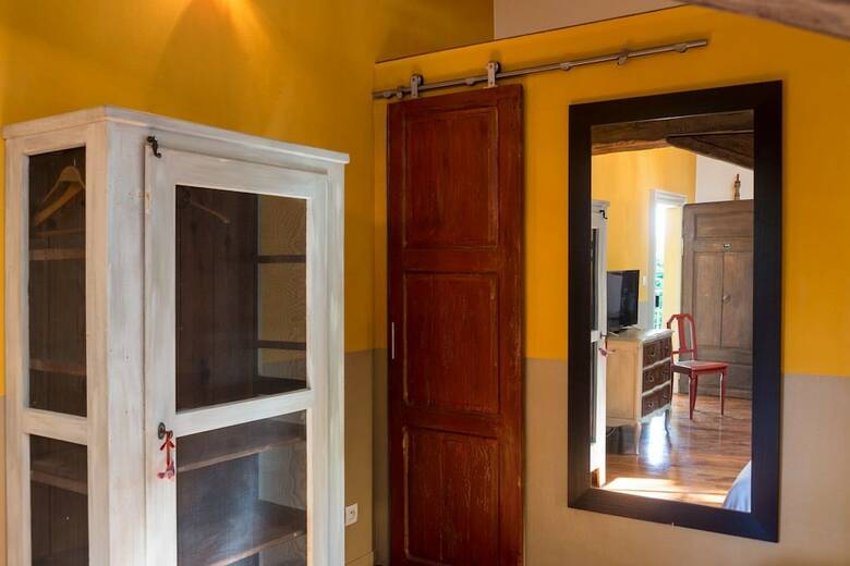 Hostal Maison Le Village