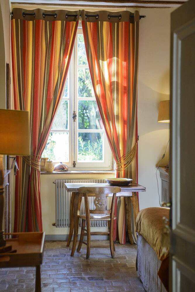 Hostal Maison Le Village