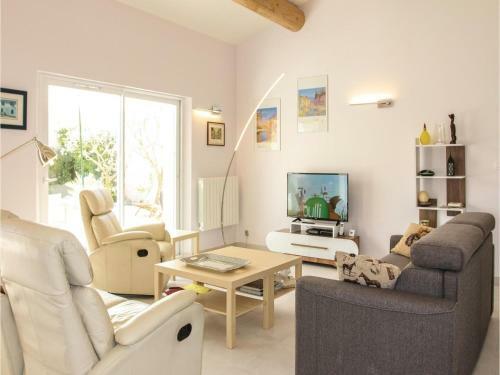 Three-bedroom Holiday Home In Mazan