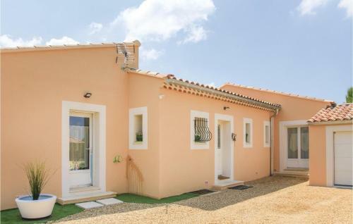 Three-bedroom Holiday Home In Mazan