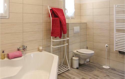 Three-bedroom Holiday Home In Mazan