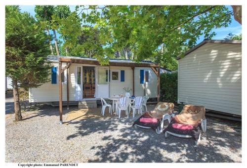 Vic's Land Holidays
