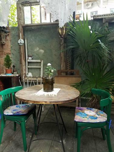 Hostal Nona's Guest House