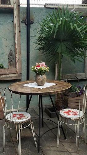 Hostal Nona's Guest House