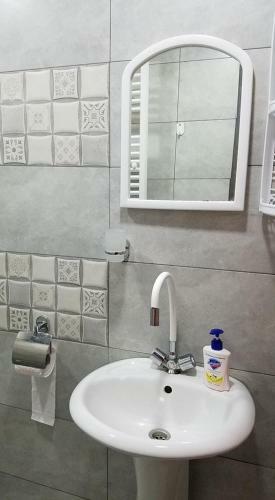Hostal Nona's Guest House