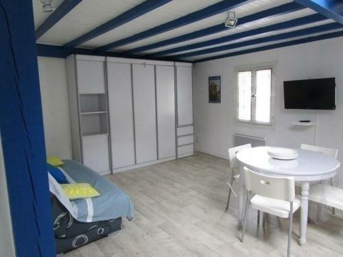 Rental Apartment Evariste Baignole 5