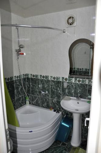 Apartment On Zurab Gorgiladze 38