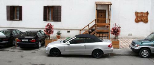 Hostal Tacima Guest House