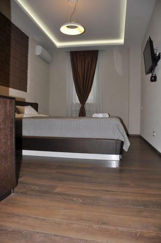All Seasons Hotel On Freedom Square