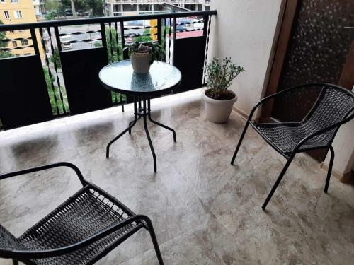 Mindia's Apartment