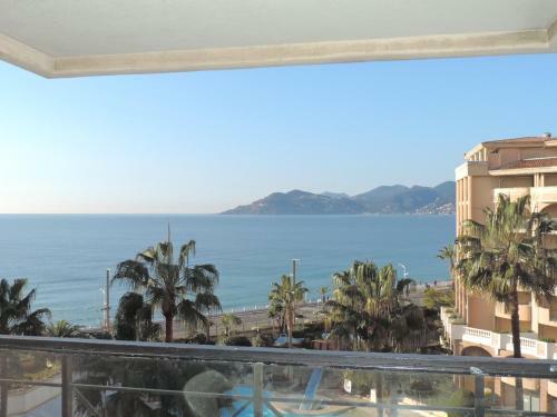 Cannes Front Beach Pools Apartment