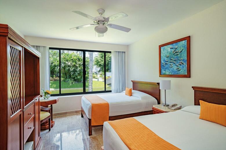 Ocean Breeze Hotel Acapulco