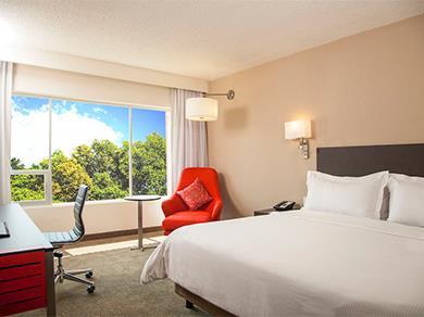 Fiesta Inn Aeropuerto Hotel