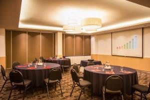 Fiesta Inn Aeropuerto Hotel