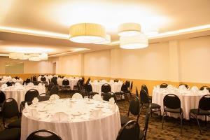 Fiesta Inn Aeropuerto Hotel