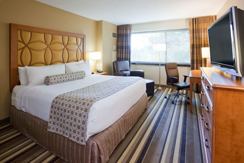 Radisson Hotel & Conference Center