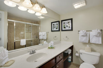 Hotel Patrick Henry Inn And Suites