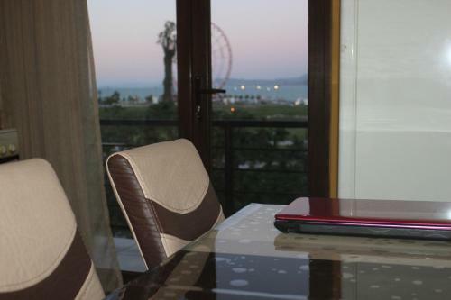 Apartment On Akhmeteli 3