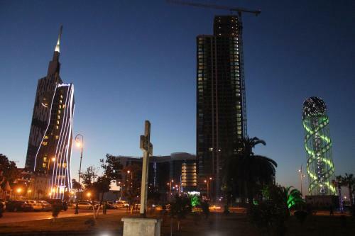 Apartment On Akhmeteli 3