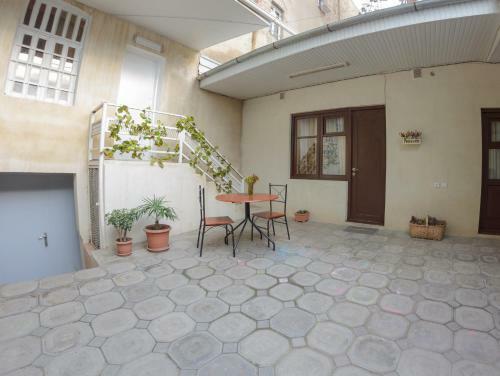 Hostal Meidani Guest House
