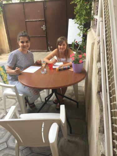 Hostal Meidani Guest House